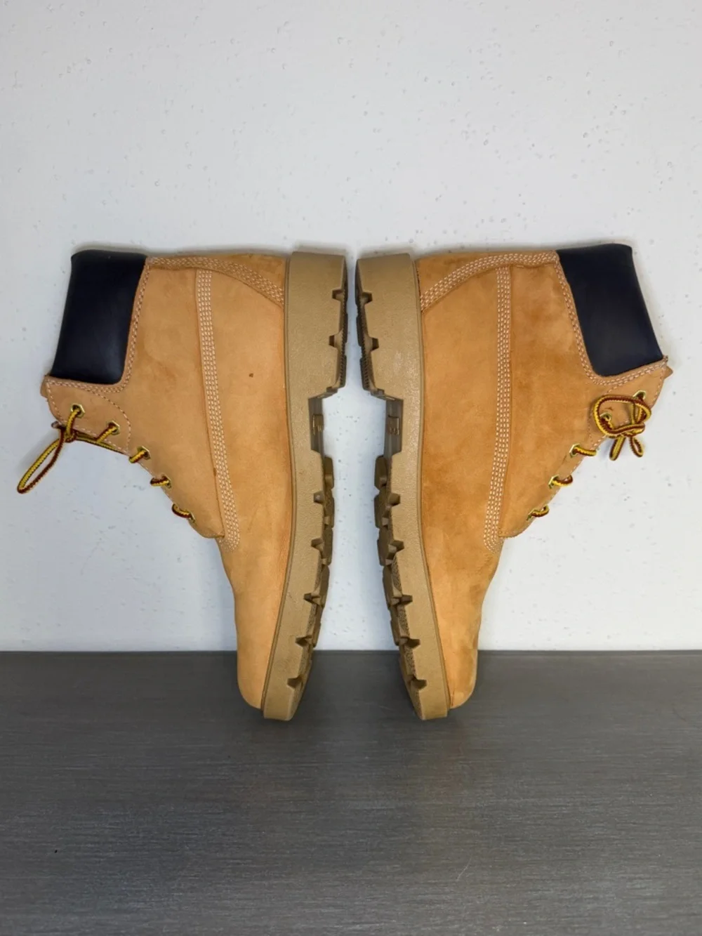 Timberland 10960 Boys 6.5 Wheat Waterproof Boots Classic Nubuck High Top Youth